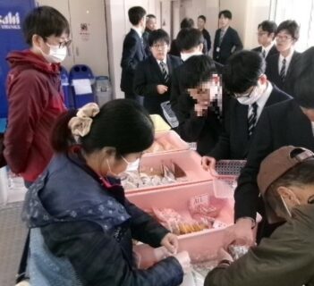 「パンの販売が始まりました」