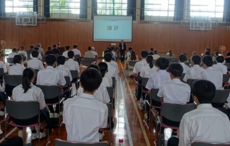 就業体験報告会（１学年・２学年）